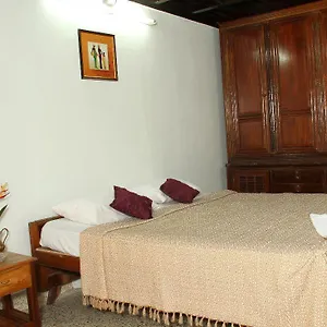 Queens Hotel